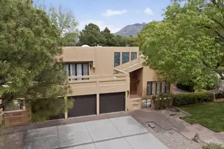 9515 Augusta Avenue NE 