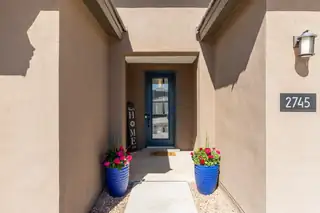 2745 Kings Canyon Loop NE 