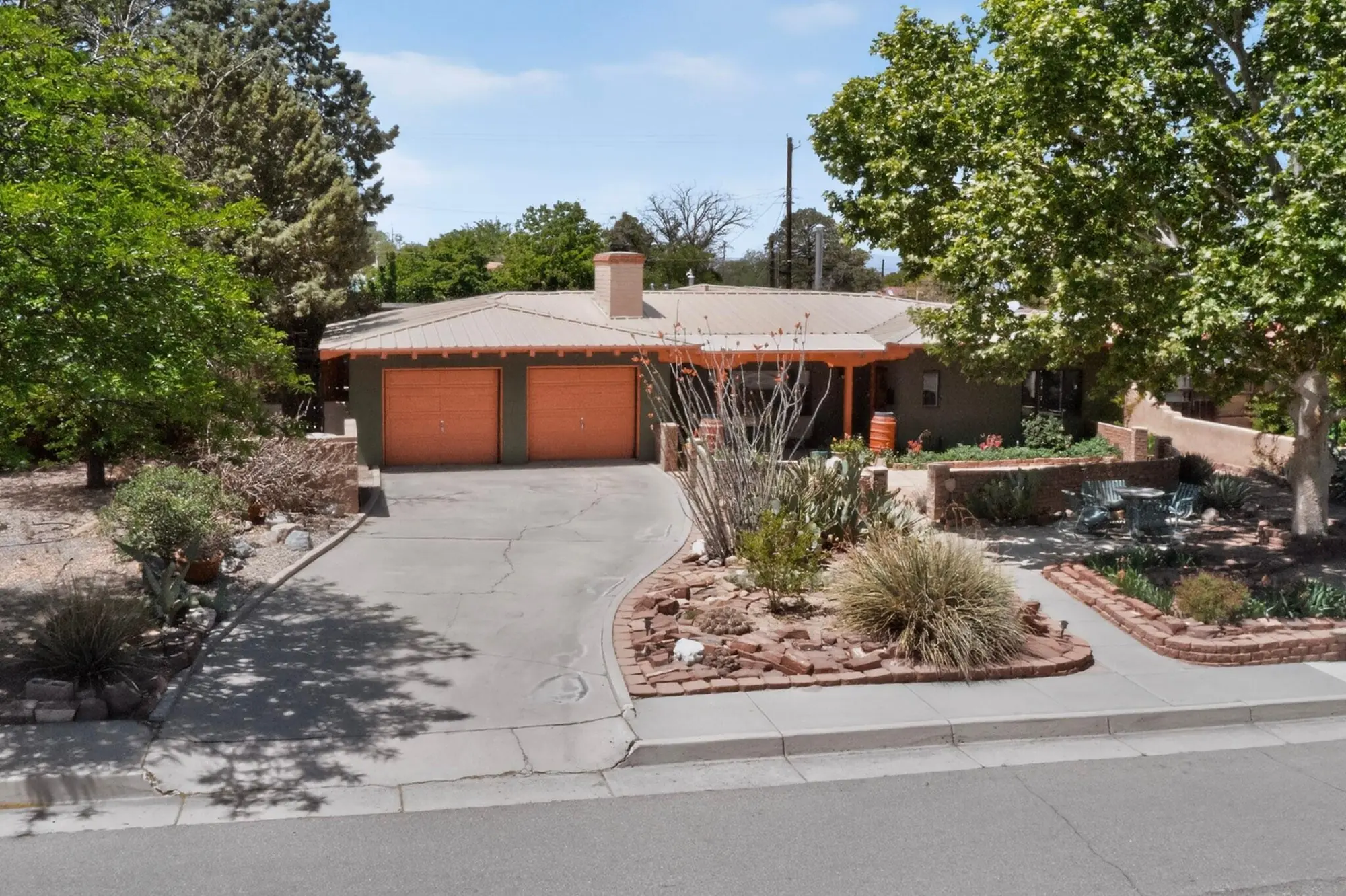 715 Parkland Circle SE
