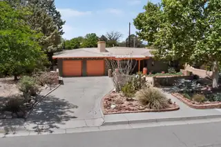 715 Parkland Circle SE, Albuquerque