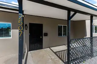 2507 Alvarado Drive NE 