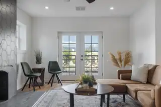 219 Solano Drive SE 