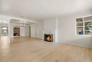 1933 Vermont Street NE 