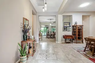 25 Los Balcones Place NE 