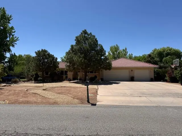 2040 Calle Pajaro Azul NW