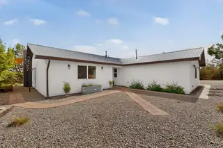 11 Woods End Road 