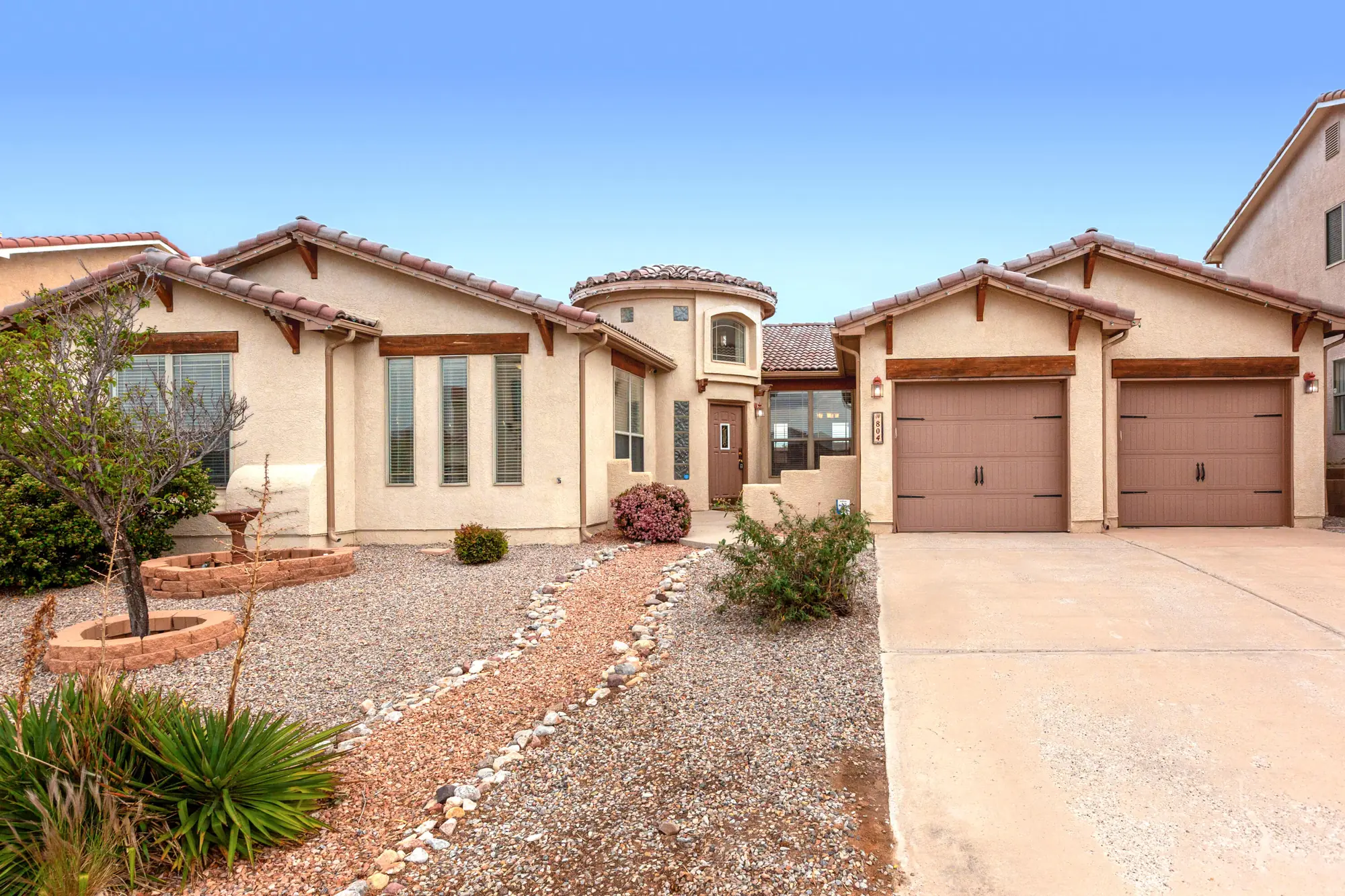804 Loma Pinon Loop NE