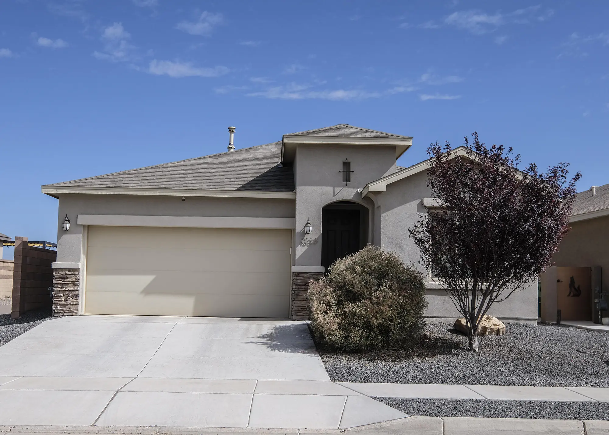 4533 N Golden Eagle Loop NE