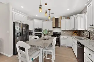 2708 Darlene Place SW 