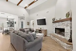 2708 Darlene Place SW 