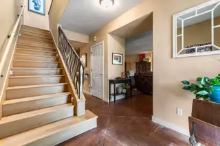 336 Los Ranchos Road NW 