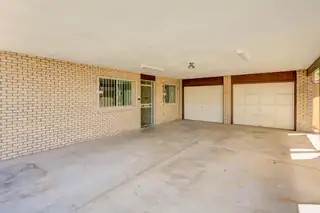 2412 Hiawatha Drive NE 