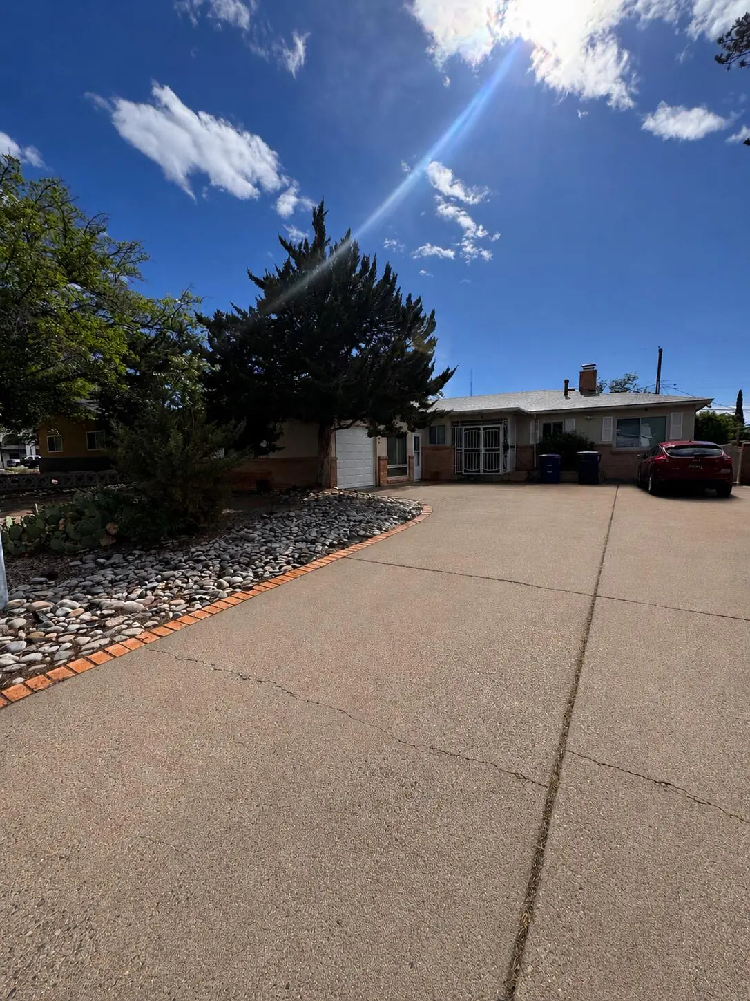 1205 Valencia Drive NE