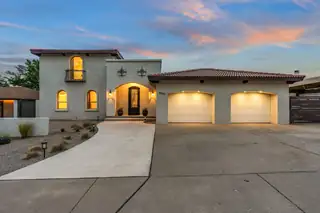 3901 Calle Pino NE 