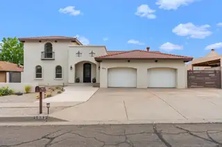 3901 Calle Pino NE 