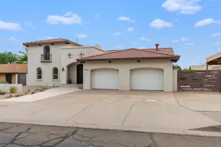 3901 Calle Pino NE 