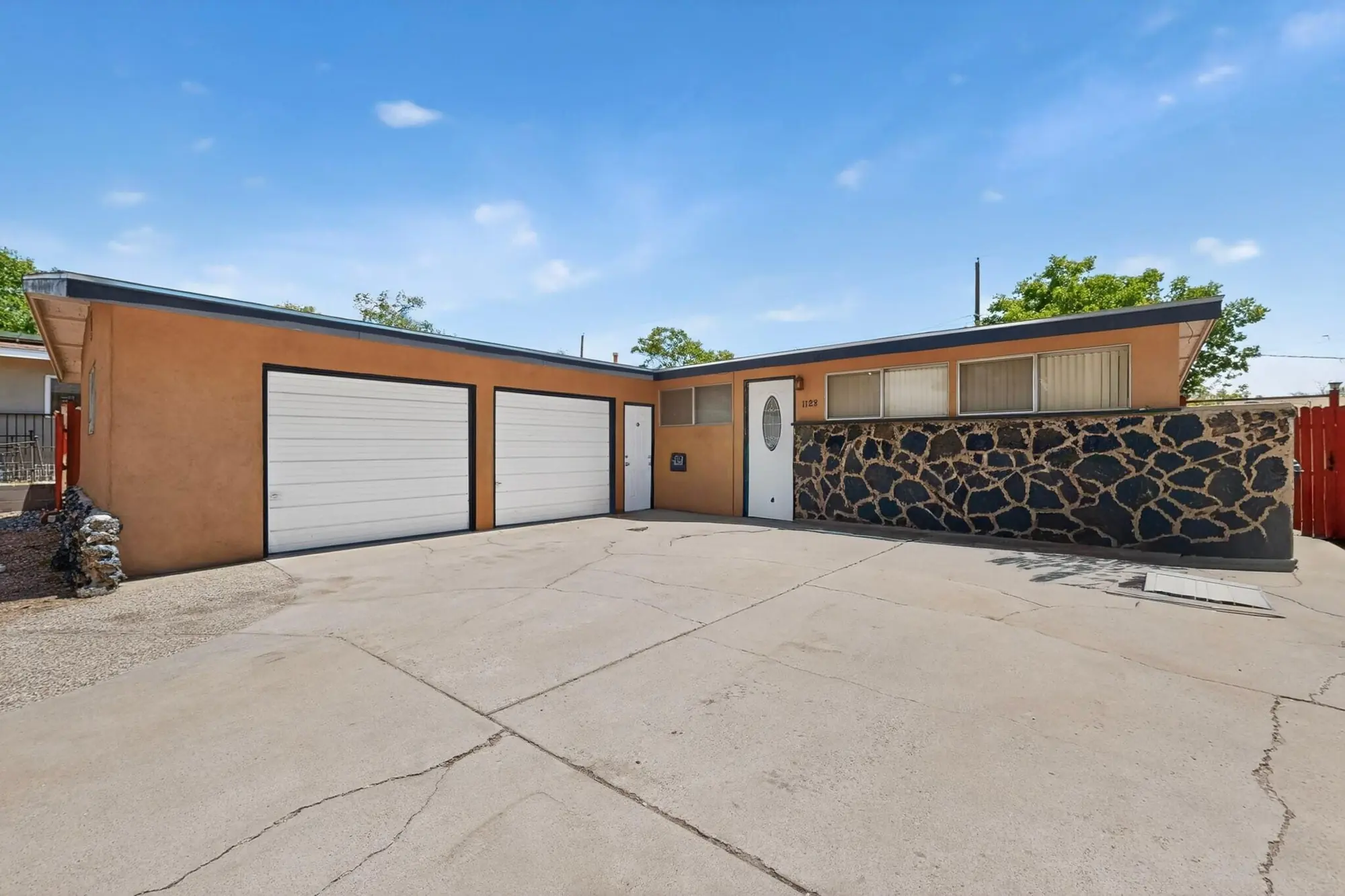 1128 Glorieta Street NE