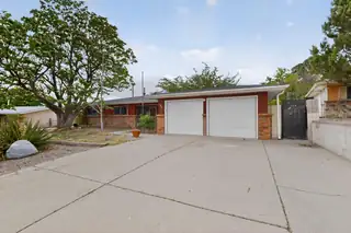 12905 S Skyview Avenue NE, Albuquerque