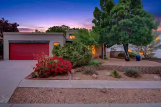 8020 Corona Avenue NE, Albuquerque