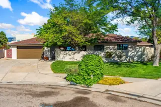 5604 Planeta Court NE 