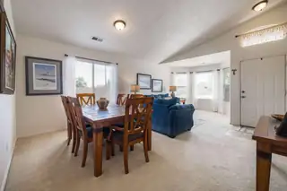 2700 Violeta Circle SE 