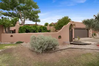 1 N Santa Ana Trail 