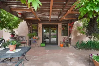 1 N Santa Ana Trail 