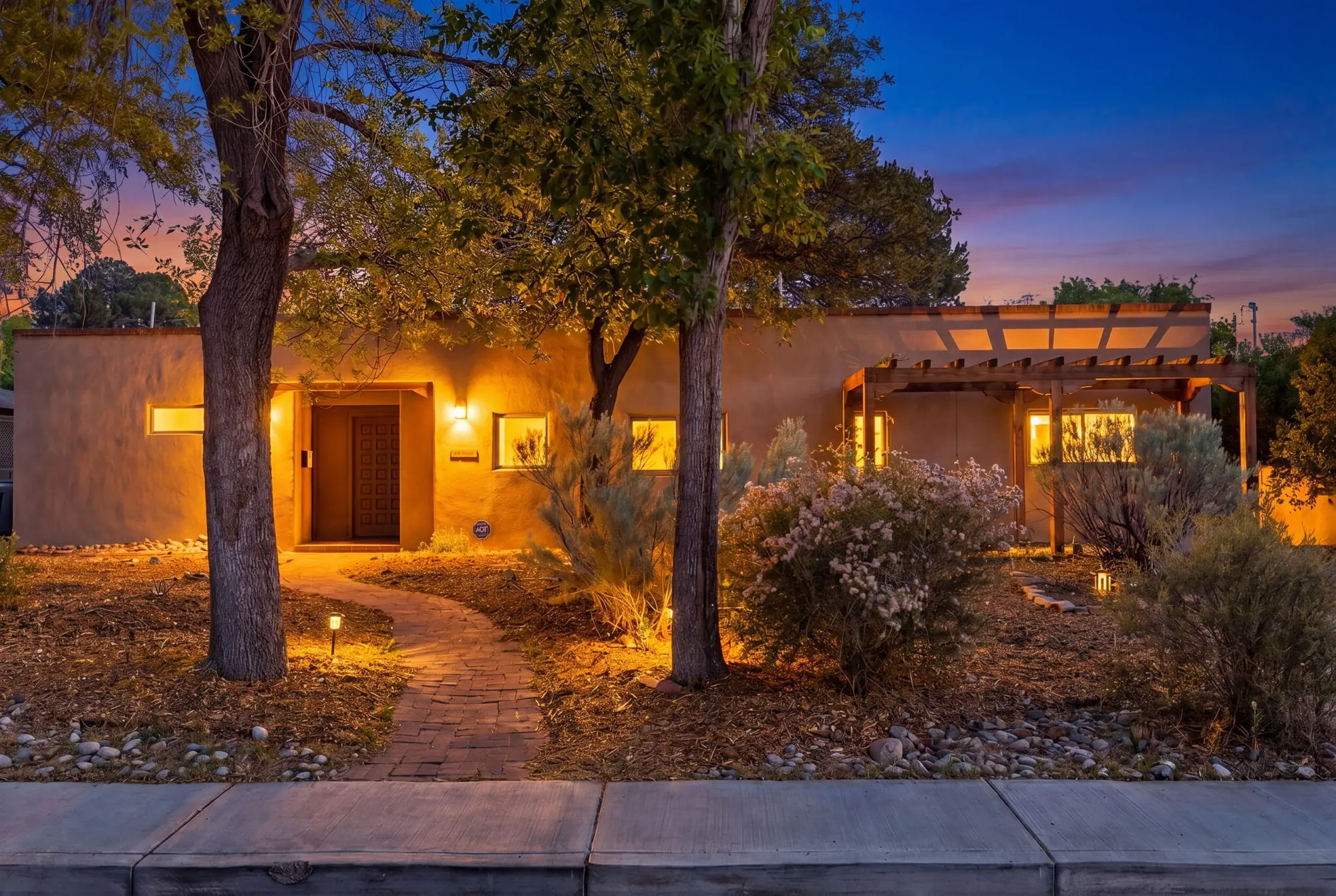 808 Parkland Circle SE