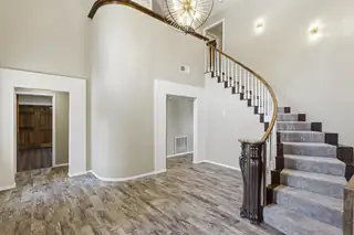 7009 Pala Mesa Court NE 