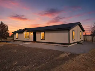 40 Hawks Road, Edgewood