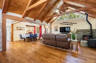 5 Sonata Court 