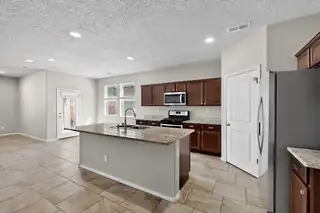 4141 Skyline Loop NE 