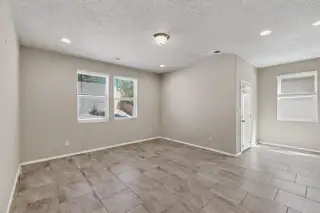 4141 Skyline Loop NE 