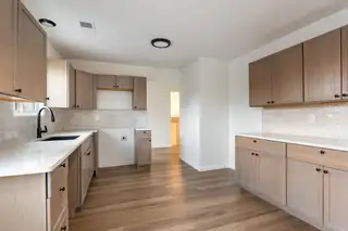 303 Oreja De Oro Drive SE 