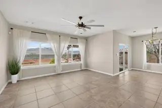 328 Paseo Vista Loop NE 