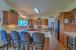 4719 Glenwood Hills Drive NE 