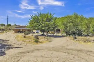 211 La Ladera Road 