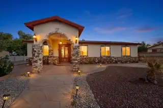 4008 Flora Vista Avenue SW, Albuquerque