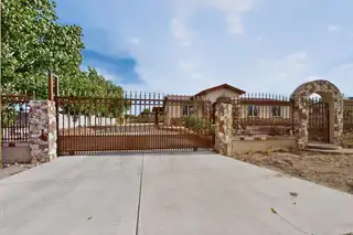 4008 Flora Vista Avenue SW 