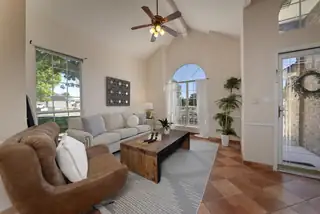 2801 W Island Loop SE 