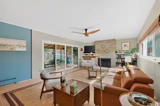 806 Hermosa Drive NE 