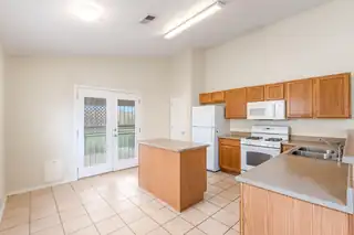 1261 Avenida Esplendida NW 