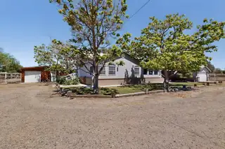 13 Maestas Road, Los Lunas 