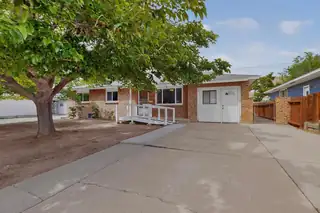 4821 Douglas Macarthur Road NE 