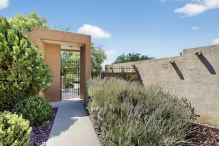 10433 Camino Del Oso NE 