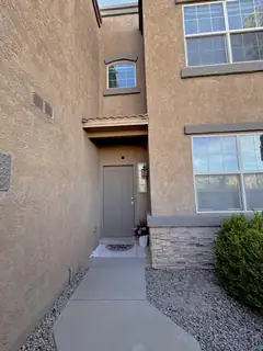 1901 Cortina Loop SE 