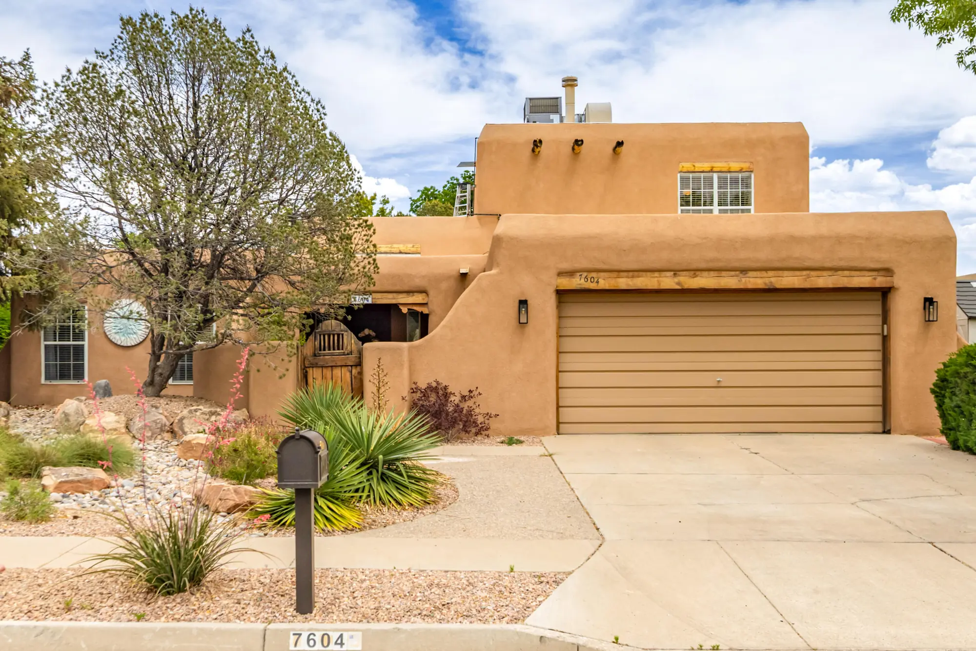 7604 Wells Fargo Trail NW