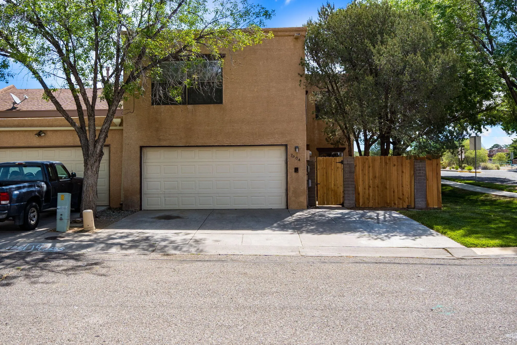 7904 Blue Jay Lane NE