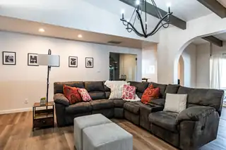1008 Cuatro Cerros Trail SE 