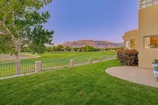 10037 Barrinson NE 